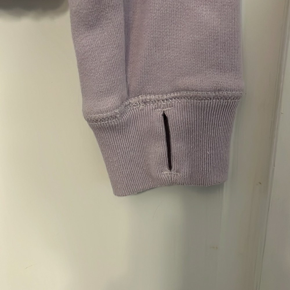 VGUC- Girls Abercrombie, and Fitch sweatshirt, size 11/12 - Picture 2 of 7